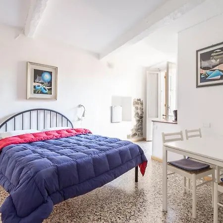 & Apartament *