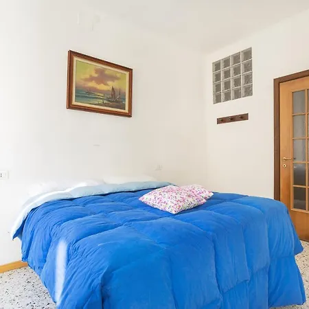 アパート & ヴェルナッツァ